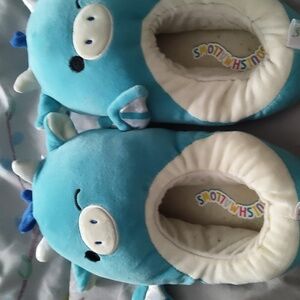 EUC KIDS SQUISHMALLOWS DRAGON SLIPPERS